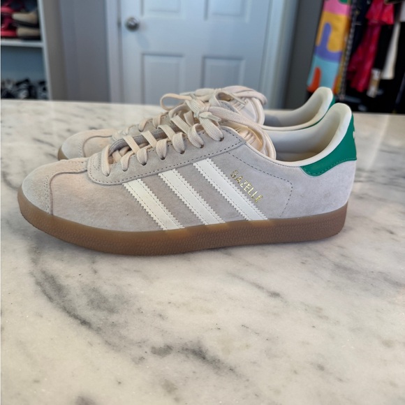 Adidas Beige Suede and Green Women's Sneakers. Size 7 - Picture 5 of 7